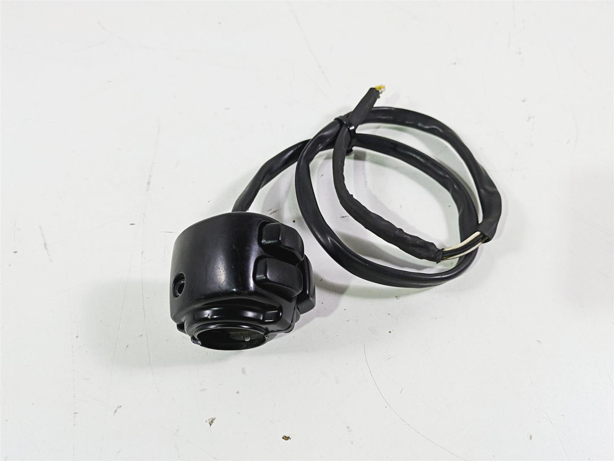 2008 Harley FLSTSB Cross Bones Left Hand Control Switch -No Plug 71682-06A {{ shop.shopifyCountryName }} - Mototech271