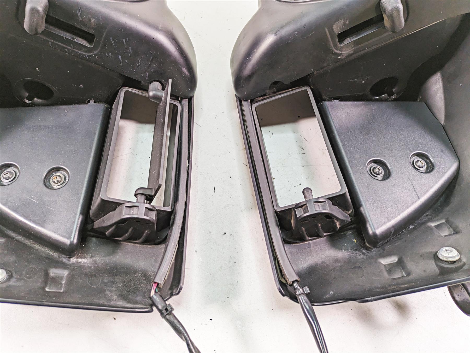 2018 Harley Touring FLHXSE CVO Street Glide Lower Leg Fairing Cover Set 57100114 {{ shop.shopifyCountryName }} - Mototech271