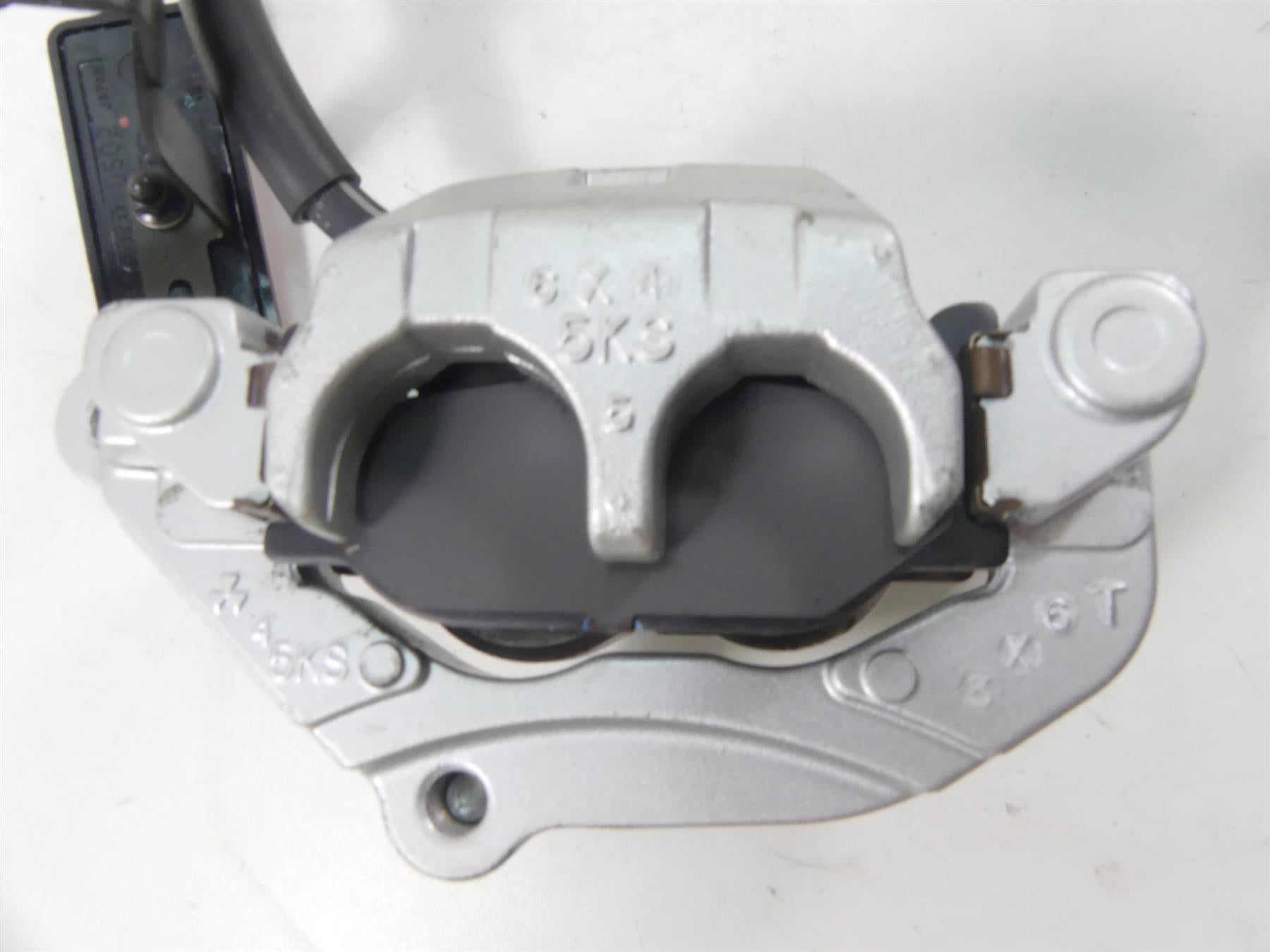 2007 Yamaha XVS1300 V-Star Front Brake Caliper & Line Set 3D8-2580U-00-00 {{ shop.shopifyCountryName }} - Mototech271
