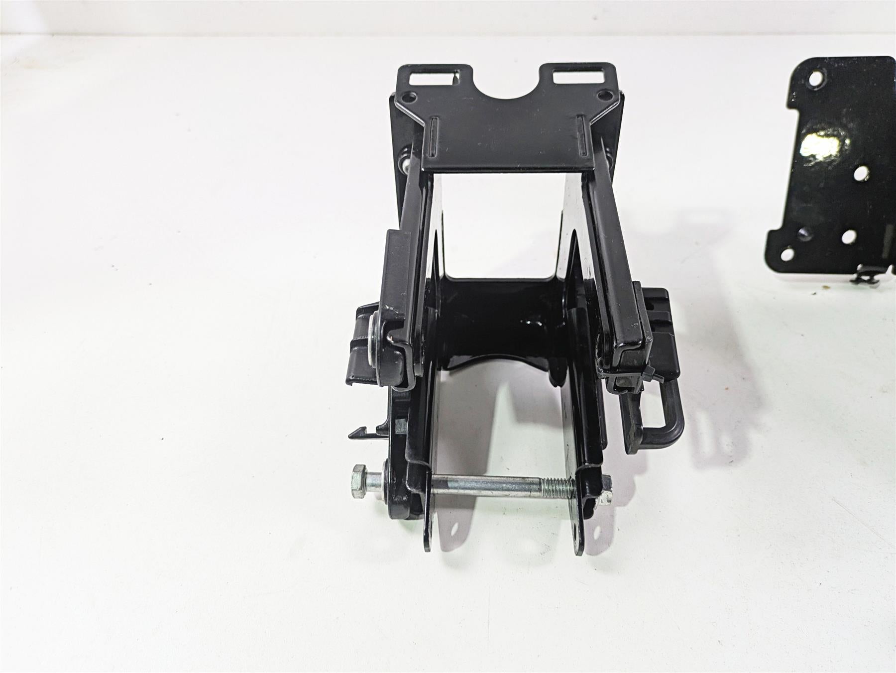 2021 Harley Touring FLTRX Road Glide Front Fairing Support Mount Set 47200217 {{ shop.shopifyCountryName }} - Mototech271