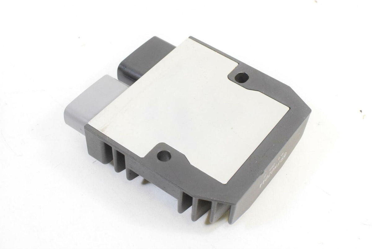 2014 Yamaha XT1200 ES Super Tenere Rectifier Voltage Regulator 1D7-81960-01-00 {{ shop.shopifyCountryName }} - Mototech271