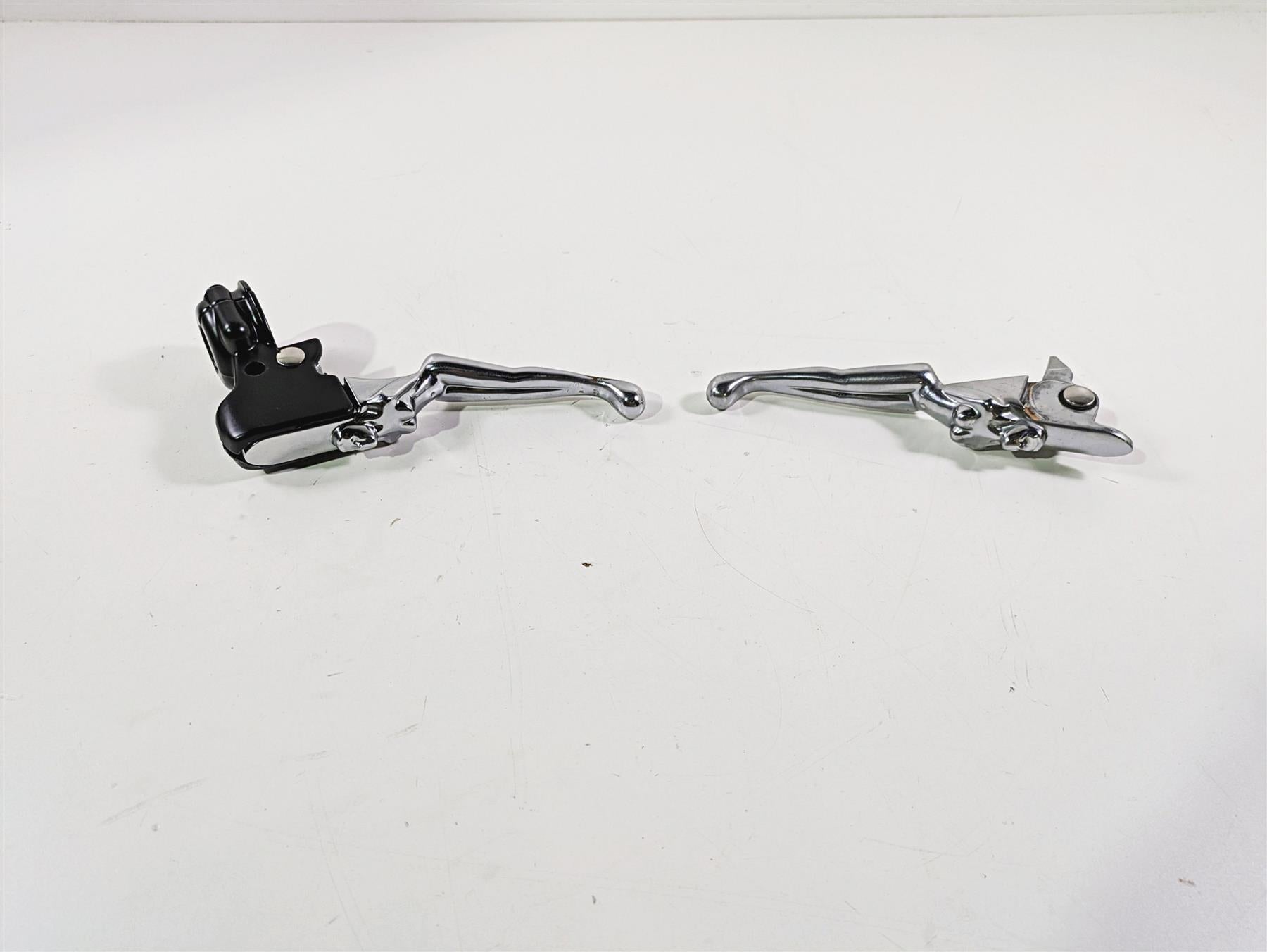 2010 Harley Touring FLHX Street Glide Clutch Perch & Women Lever 38700-08A {{ shop.shopifyCountryName }} - Mototech271