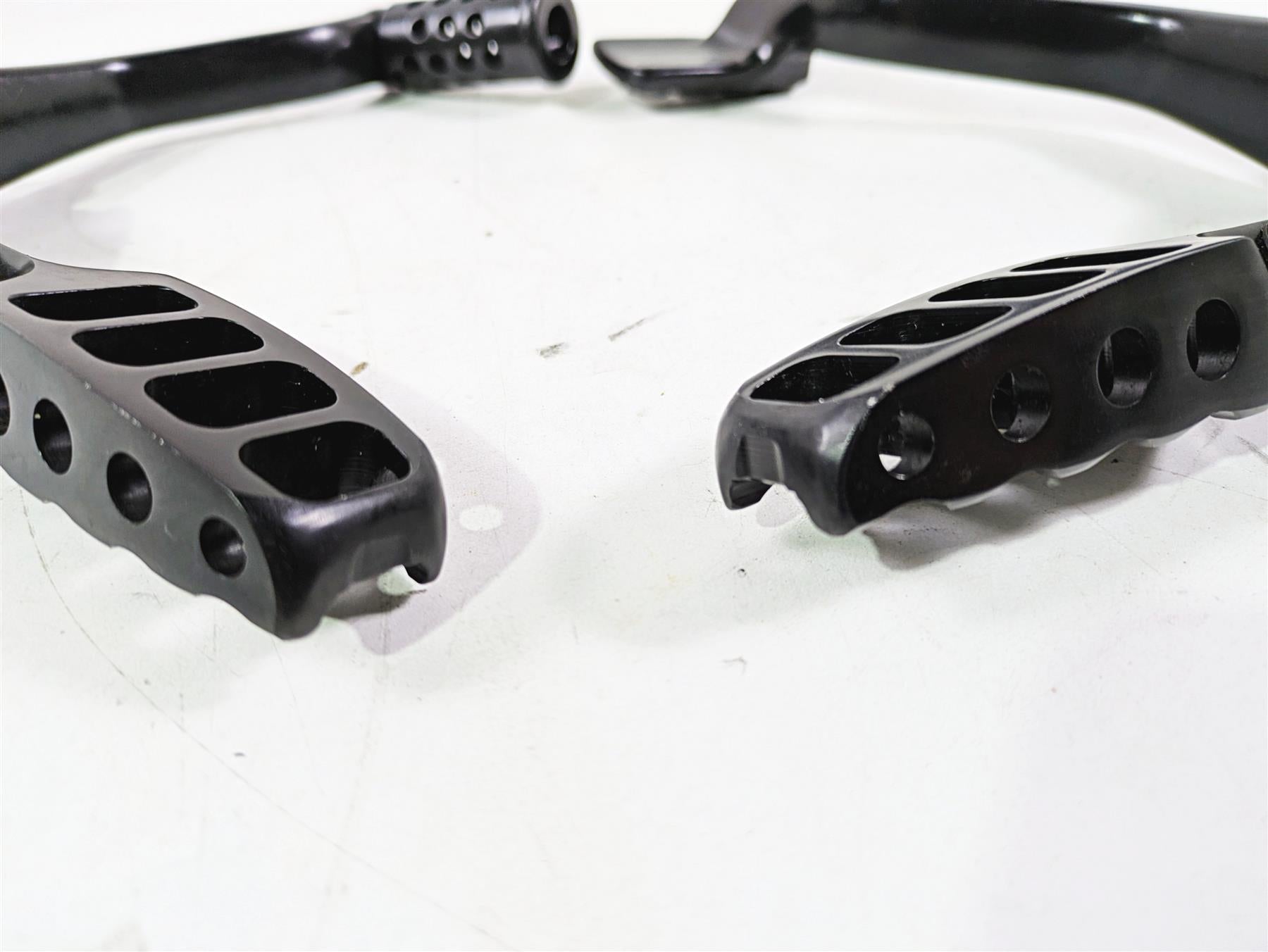 2010 Harley VRSCF Muscle Rod Black Left Right Front Footpeg Rest Set 50274-02B {{ shop.shopifyCountryName }} - Mototech271