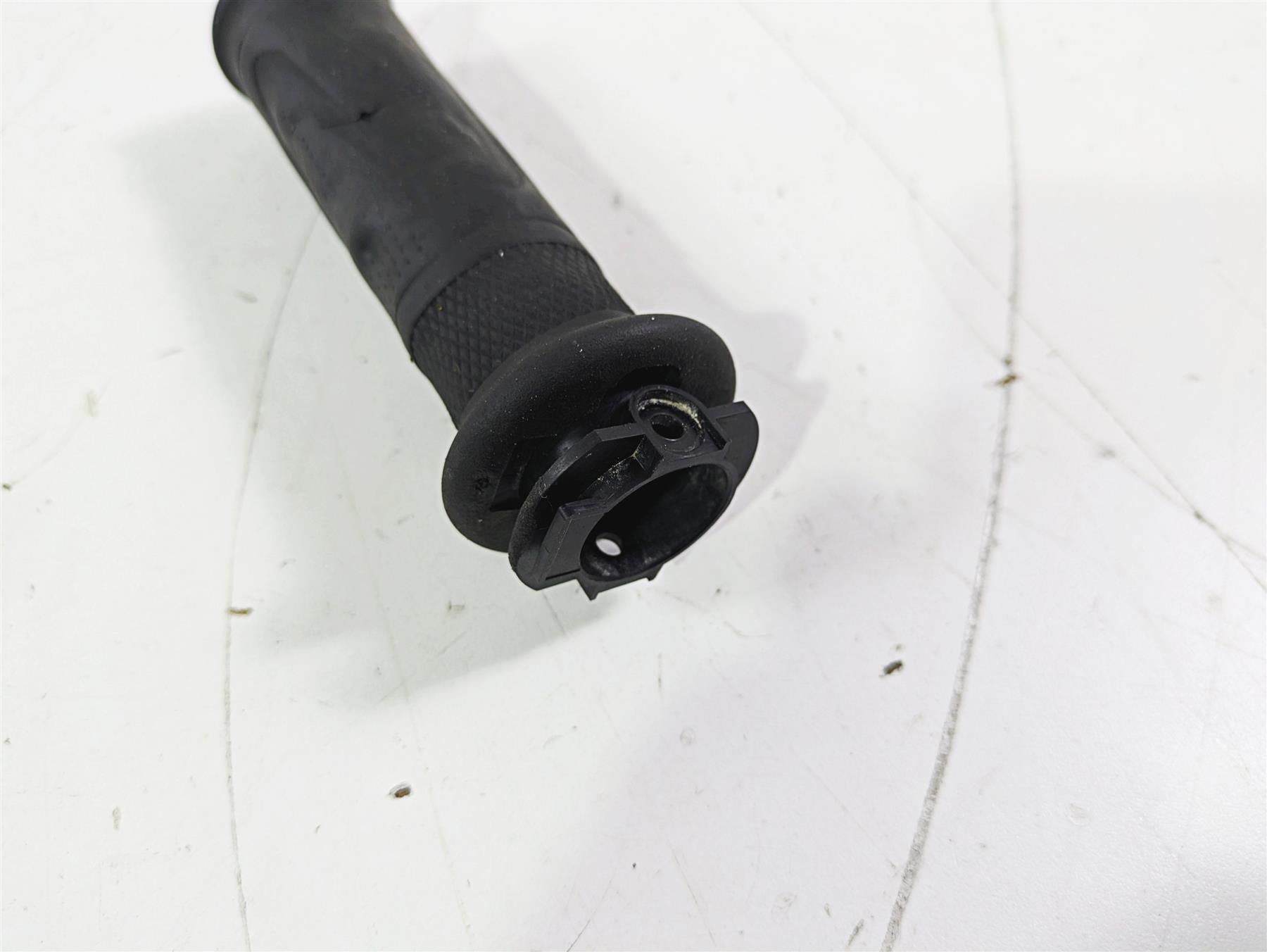2019 Triumph Speed Triple RS 1050 Ride Fly By Wire Throttle Grip T2042226 {{ shop.shopifyCountryName }} - Mototech271
