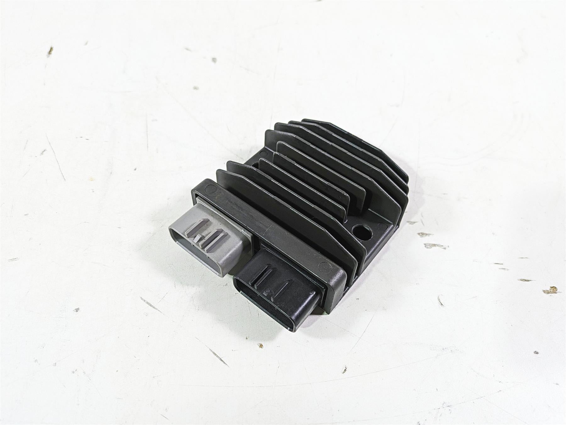 2021 Yamaha Tenere 700 XTZ7 Rectifier Voltage Regulator 1D7-81960-10-00 FH027AA {{ shop.shopifyCountryName }} - Mototech271