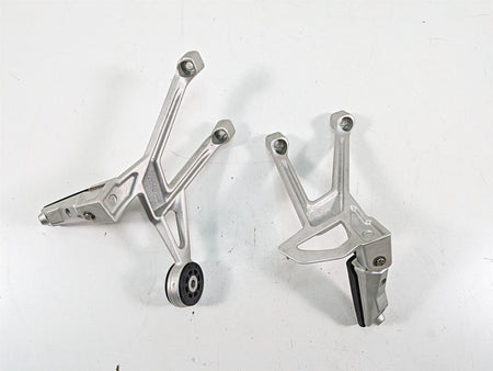 2016 BMW R1200R K53 Rear Passenger Foot Peg Rest Set 46718540798 46718540799 {{ shop.shopifyCountryName }} - Mototech271