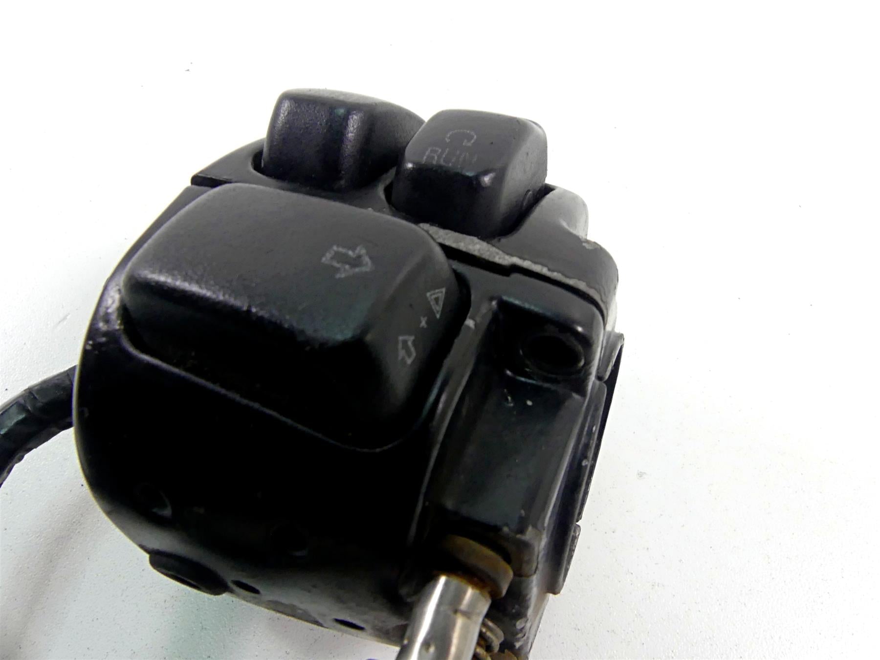 2014 Harley VRSCF Muscle V-Rod Right Hand Control Switch 71684-06A 71683-06A {{ shop.shopifyCountryName }} - Mototech271