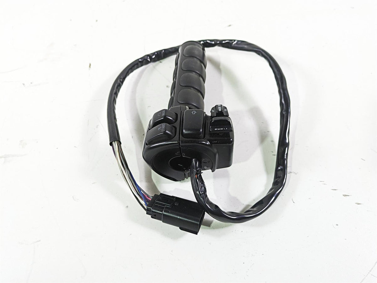 2008 Harley Touring FLHTCU E-Glide 105TH Right Control Switch Cruise 71684-06A {{ shop.shopifyCountryName }} - Mototech271