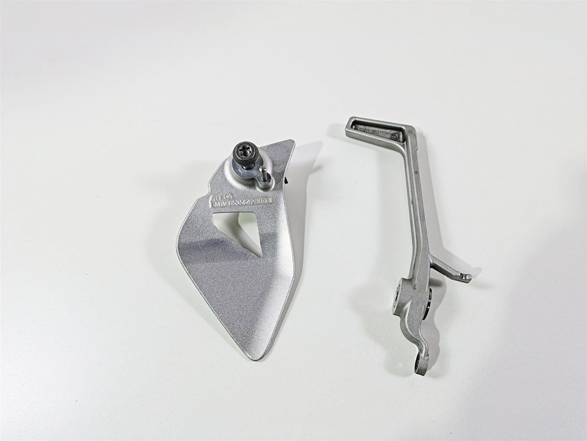 2019 BMW R1250RT K52 Brake Pedal + Footpeg Mount 35218534746 {{ shop.shopifyCountryName }} - Mototech271