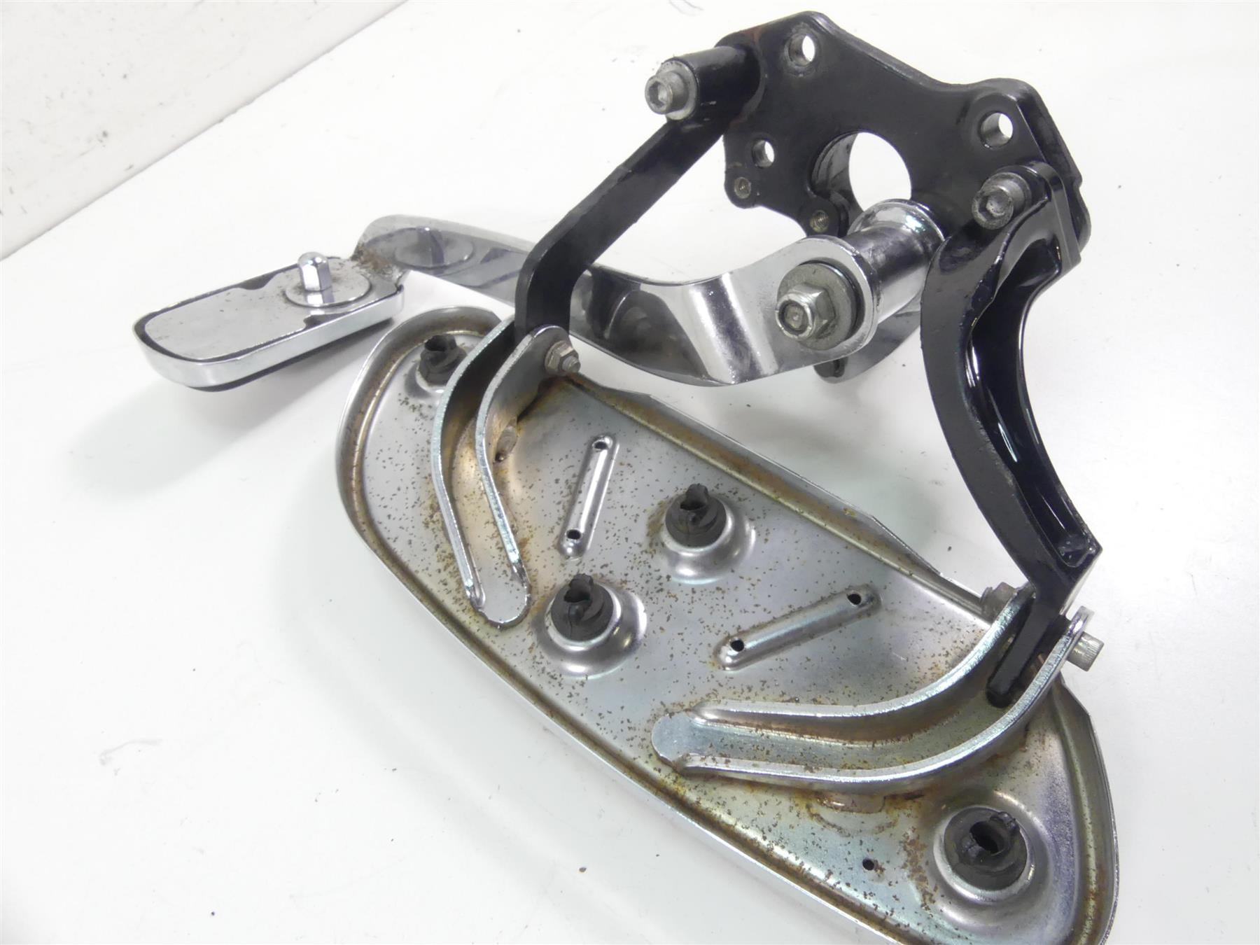 2013 Harley Touring FLTRX Road Glide Front Floorboards & Rear Footpegs 50518-09 {{ shop.shopifyCountryName }} - Mototech271