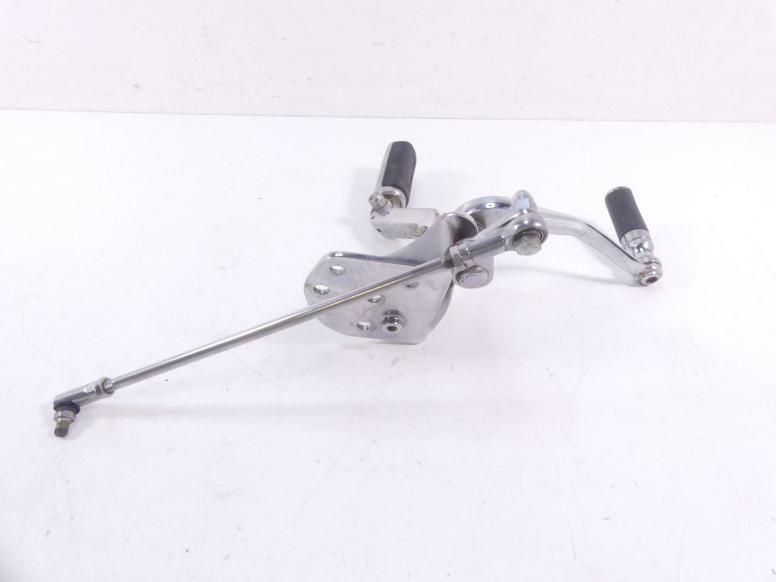 1995 Harley FXSTS Softail Springer Left Footpeg Foot Peg + Shifter Set 33683-90A {{ shop.shopifyCountryName }} - Mototech271