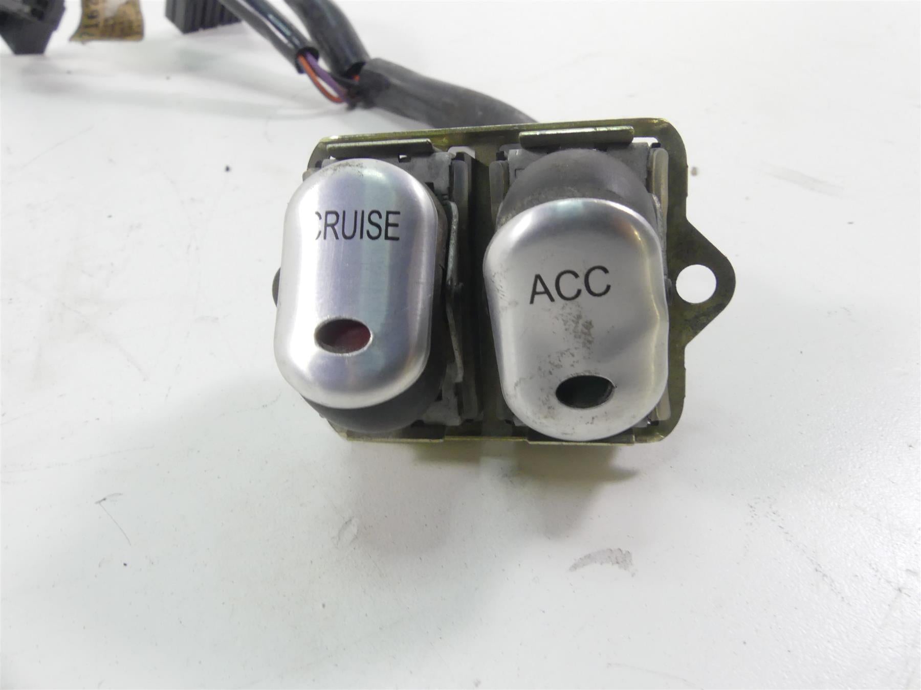 2011 Harley Touring FLTRU Road Glide Auxiliary Speaker Cruise Switches 71625-04 {{ shop.shopifyCountryName }} - Mototech271