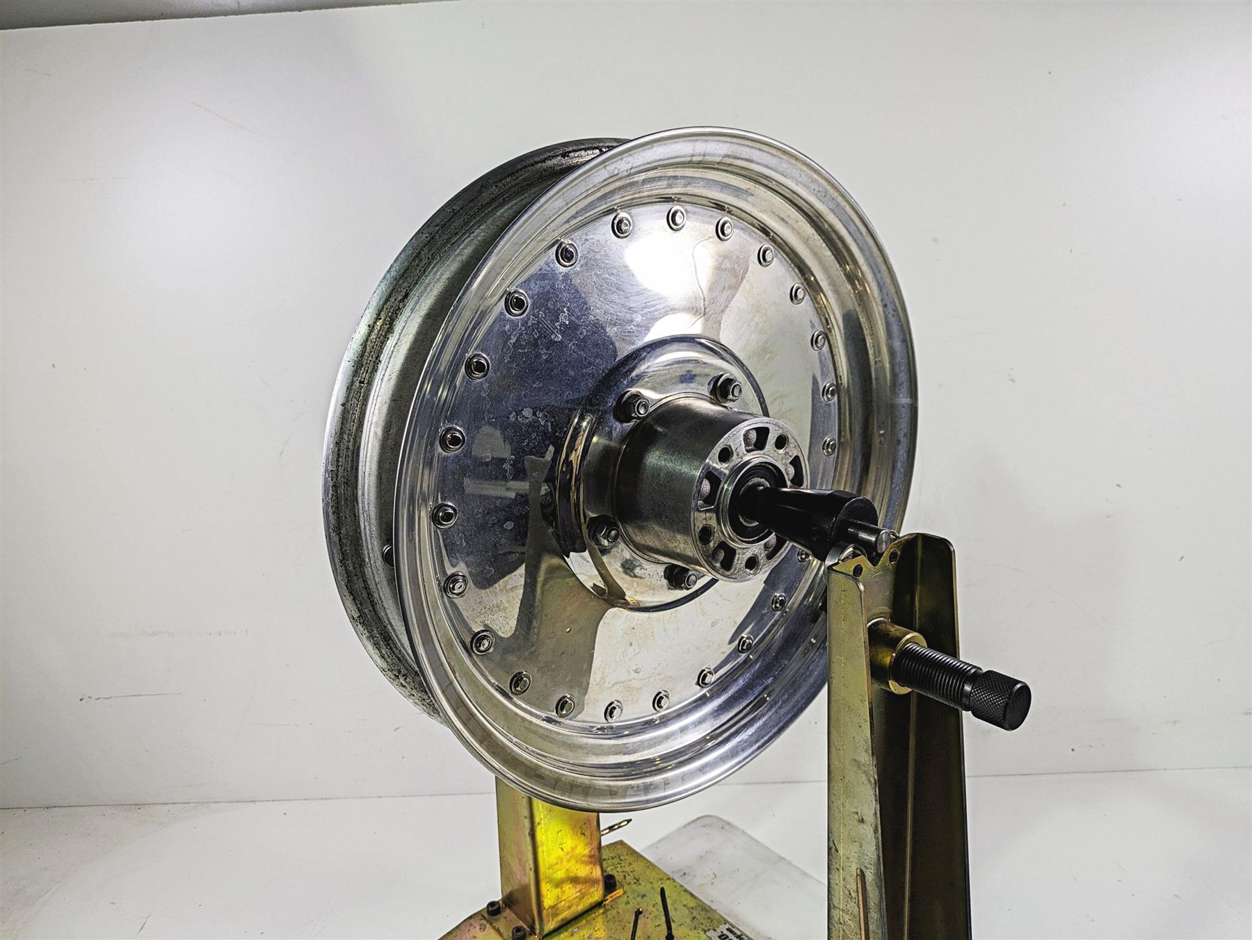 2005 Harley Softail FLSTFSE CVO Fat Boy Straight 16x3 Rear Wheel Rim 41313-04 {{ shop.shopifyCountryName }} - Mototech271
