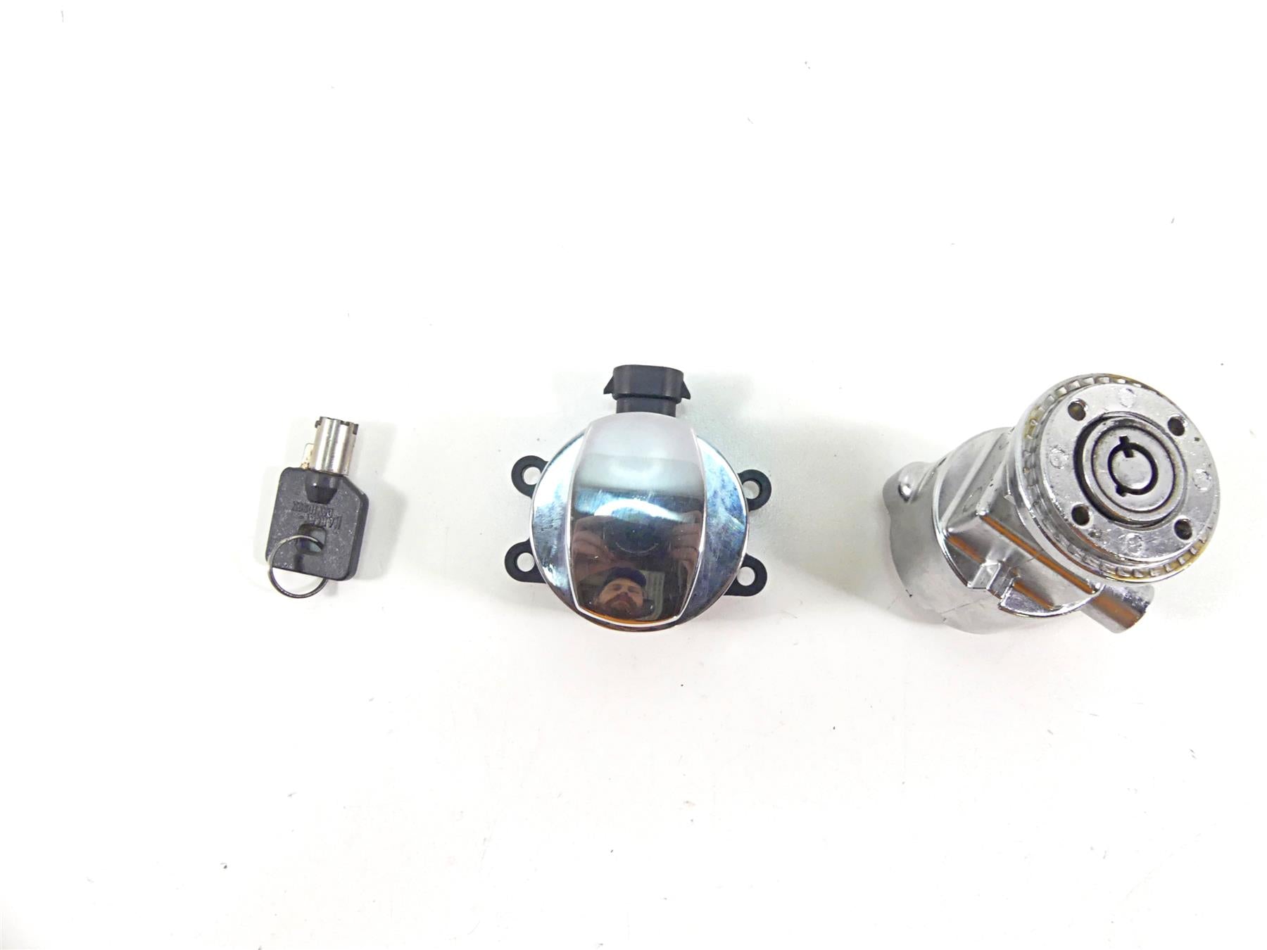 2014 Harley Dyna FXDB Street Bob Ignition Switch Steering Lock Key Set 71430-12 {{ shop.shopifyCountryName }} - Mototech271