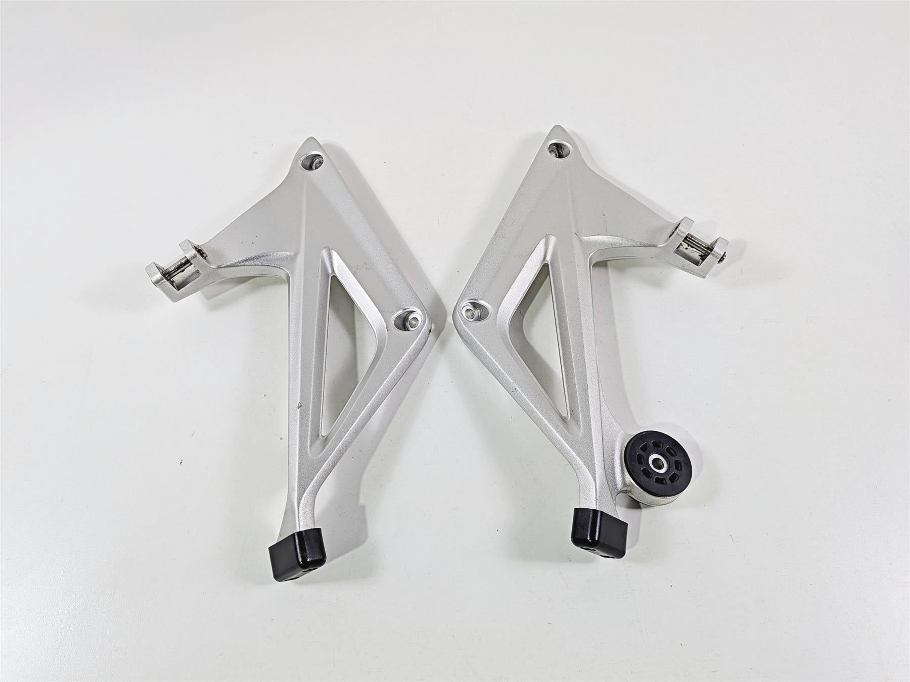 2023 BMW R1250RT RTP K52 Rear Foot Peg Rest Mount Set 46718534789 46718534790 {{ shop.shopifyCountryName }} - Mototech271