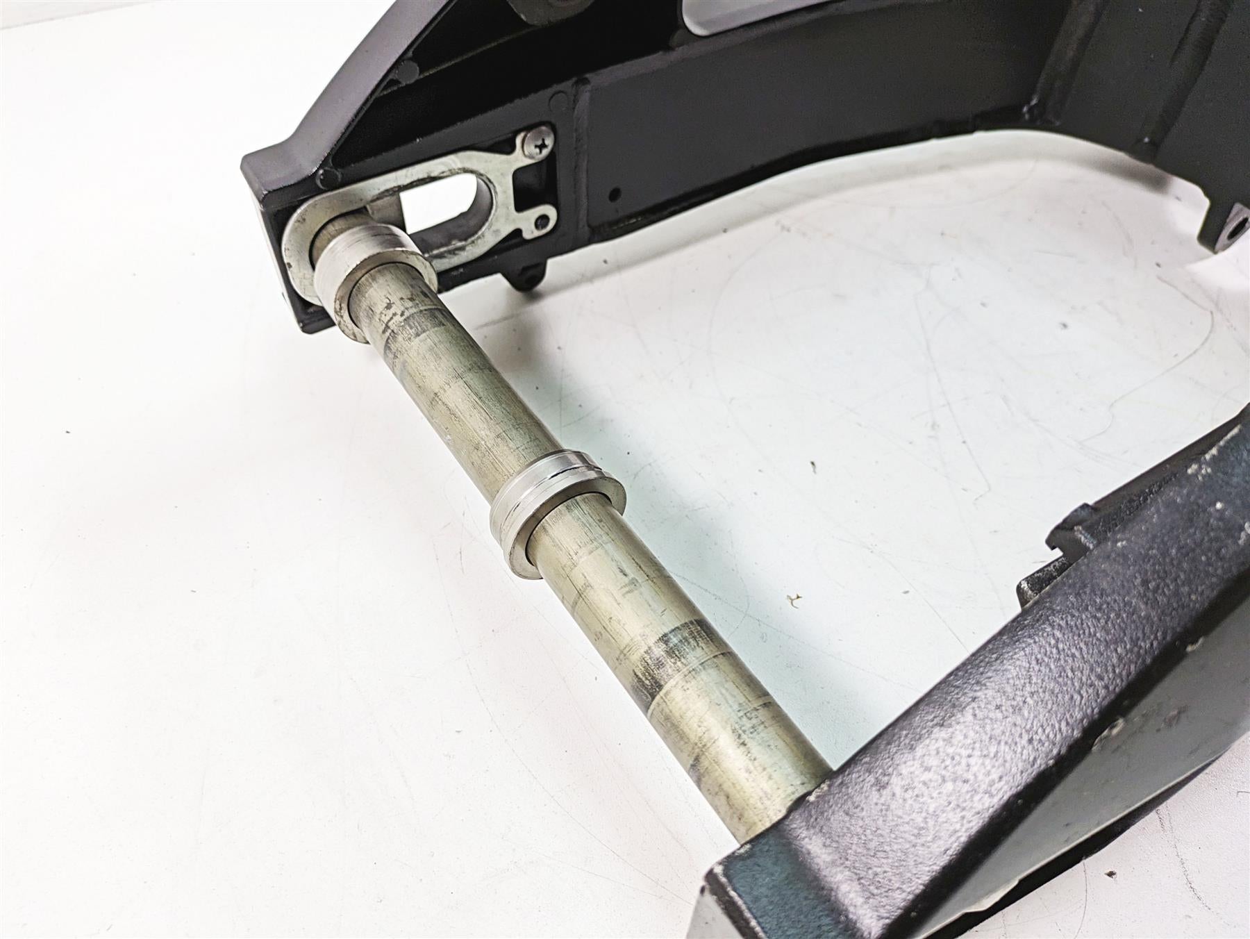 2009 Suzuki GSXR750 K9 Straight Rear Swingarm Swing Arm & Axle 61000-01H10-YAP {{ shop.shopifyCountryName }} - Mototech271