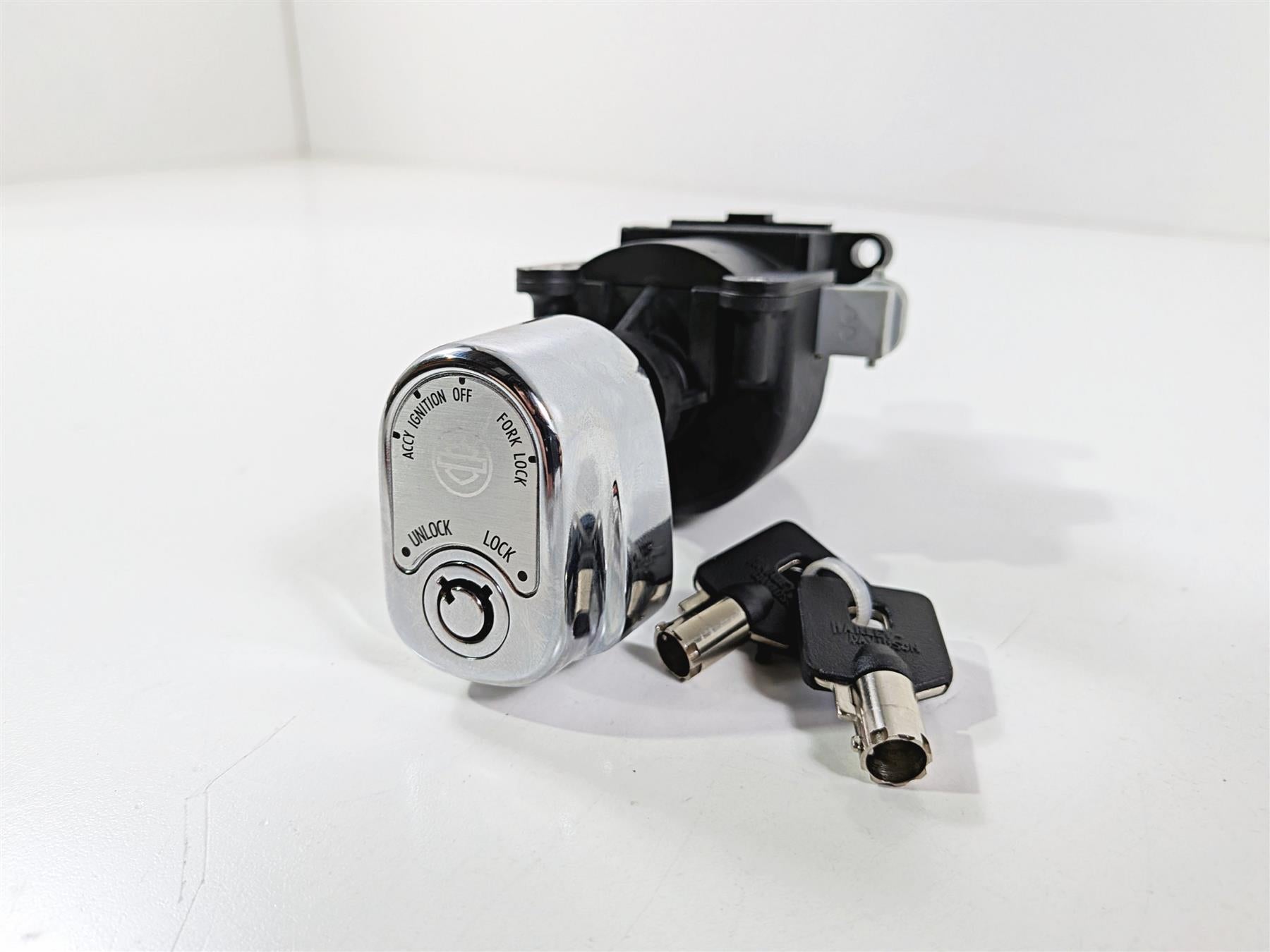 2017 Harley Touring FLHXS Street Glide Ignition Switch Key Set Chrome Knob 71400013B {{ shop.shopifyCountryName }} - Mototech271