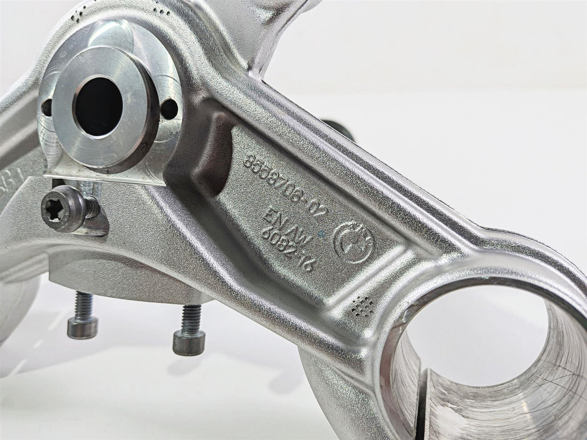 2023 BMW R nineT Scrambler K23 Lower Triple Tree Steering Clamp 31428560399 {{ shop.shopifyCountryName }} - Mototech271