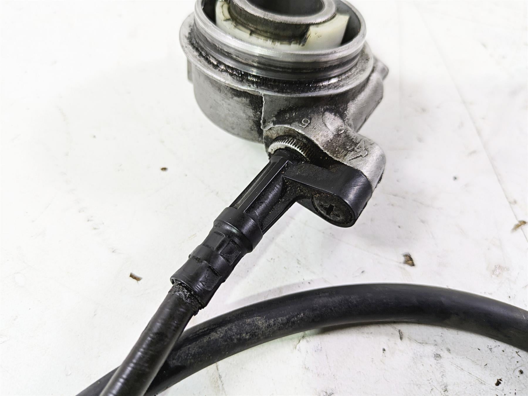 2001 Honda VT1100 Shadow Sabre Speedometer Drive Gear Hub Cable 44800-MM8-003 {{ shop.shopifyCountryName }} - Mototech271