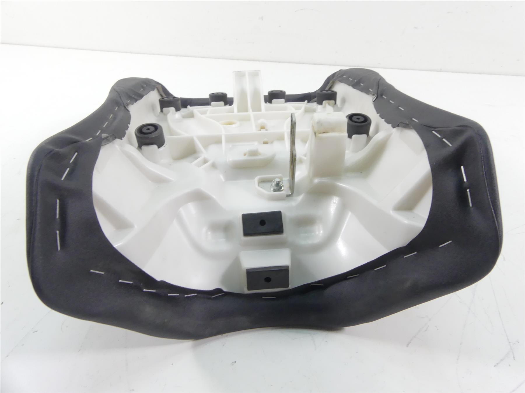 2017 Yamaha XT1200Z Super Tenere Front Rider Driver Seat Saddle 2KB-24710-00-00 {{ shop.shopifyCountryName }} - Mototech271