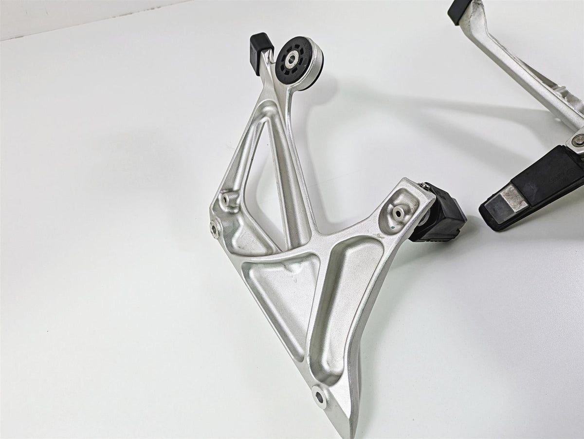 2019 BMW R1250RT K52 Rear Passenger Footpeg Set 46718534789 46718534790 {{ shop.shopifyCountryName }} - Mototech271