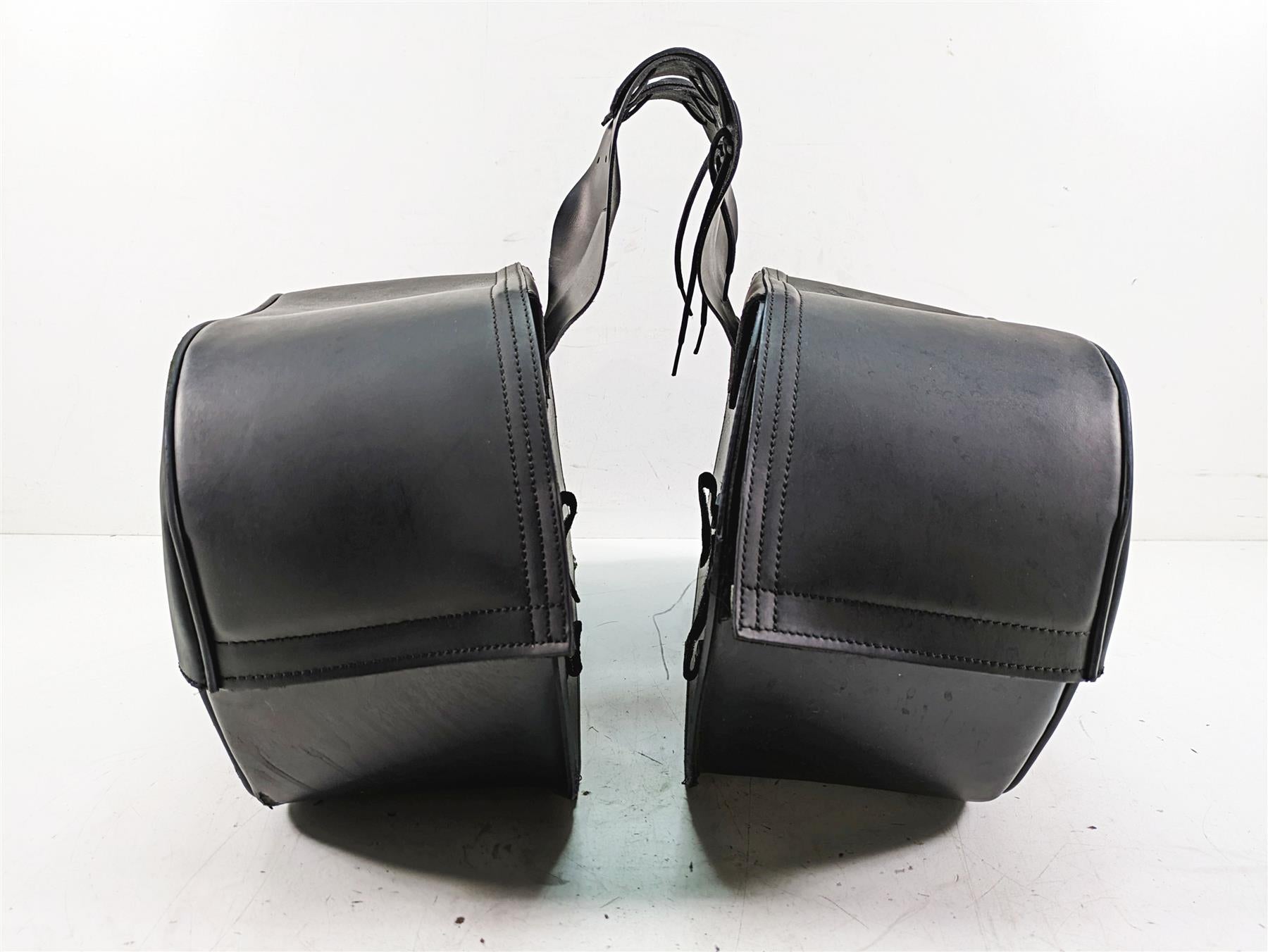 2011 Triumph America Large Saddlebag Saddle Bags Set A9520019 {{ shop.shopifyCountryName }} - Mototech271