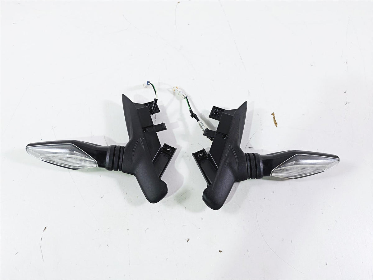 2023 Ducati Monster 937 SP Front Blinker Turn Signal Set 53010464B {{ shop.shopifyCountryName }} - Mototech271