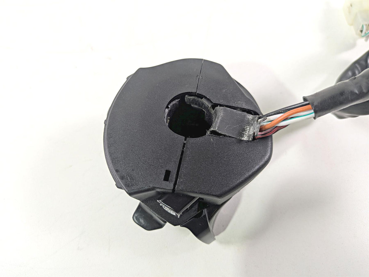 2017 Aprilia RSV 1100 Tuono V4 Factory Left Hand Light Control Switch 2D0002965 {{ shop.shopifyCountryName }} - Mototech271