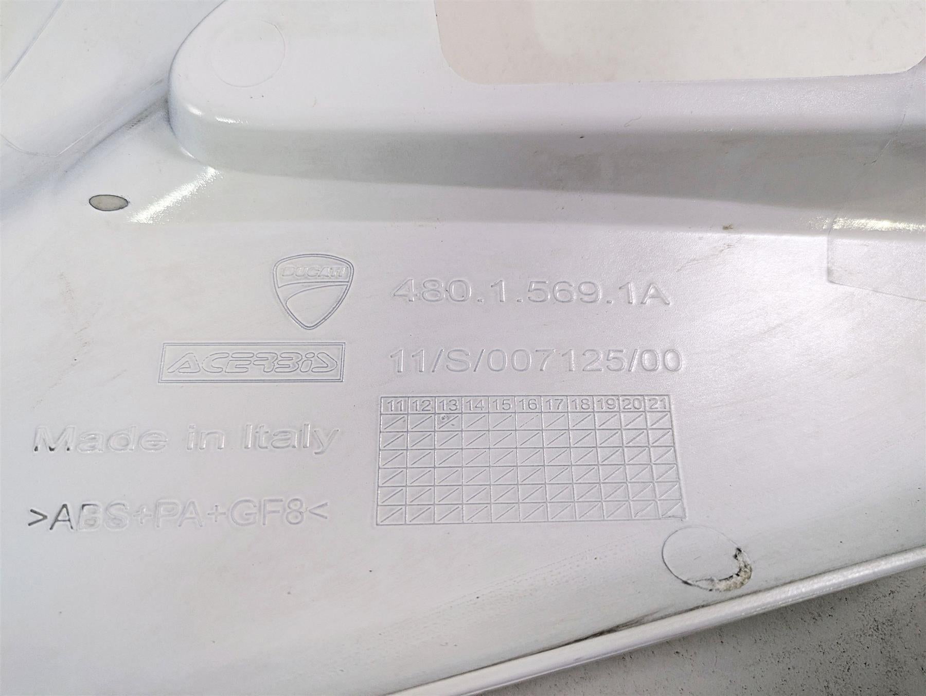 2013 Ducati Hypermotard 821 SP Right Side Tank Main Cover Fairing 48015691AH {{ shop.shopifyCountryName }} - Mototech271