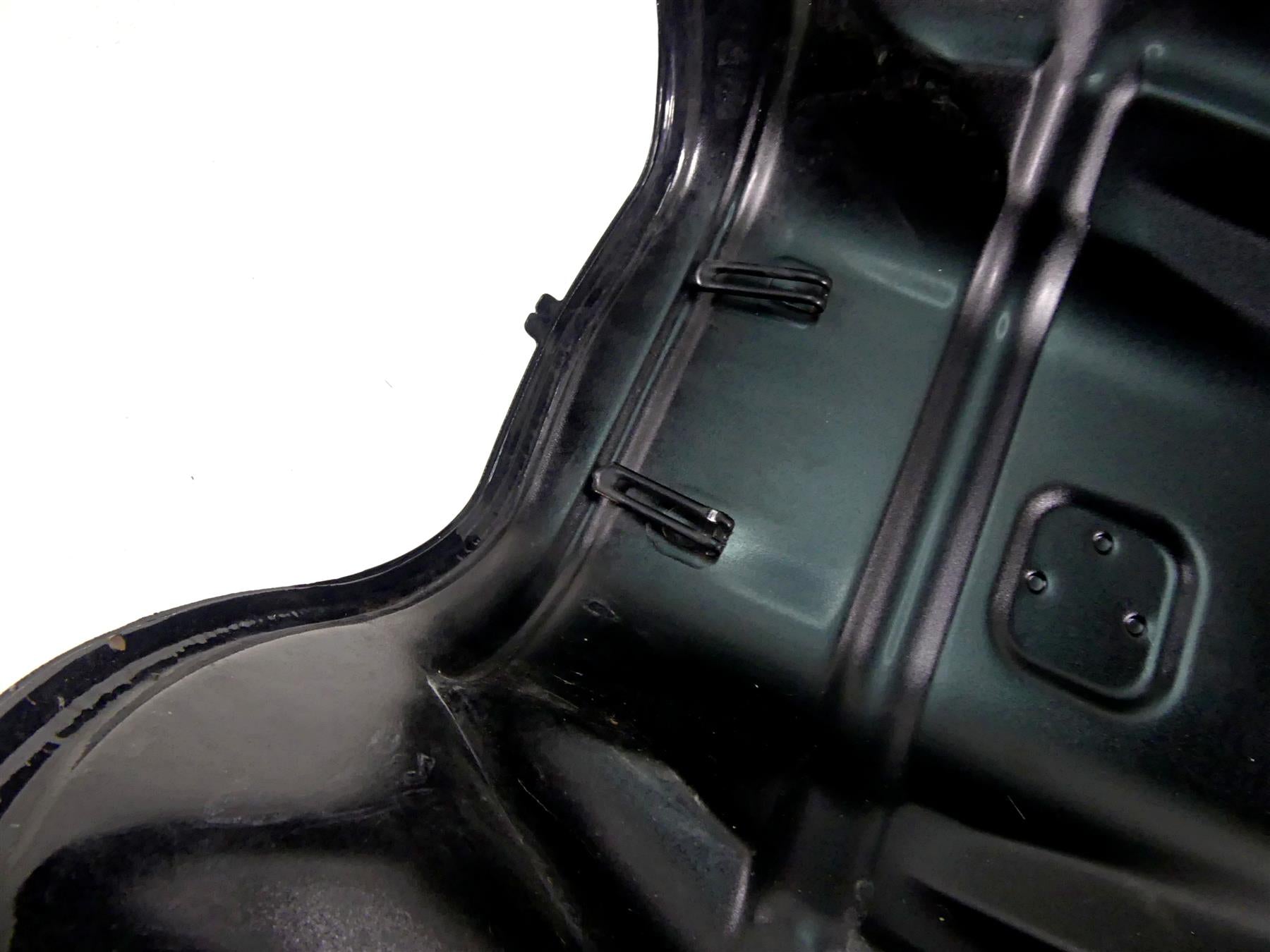 2008 Suzuki M109R VZR1800 Fuel Gas Petrol Tank Reservoir - Read 44100-48G00 {{ shop.shopifyCountryName }} - Mototech271
