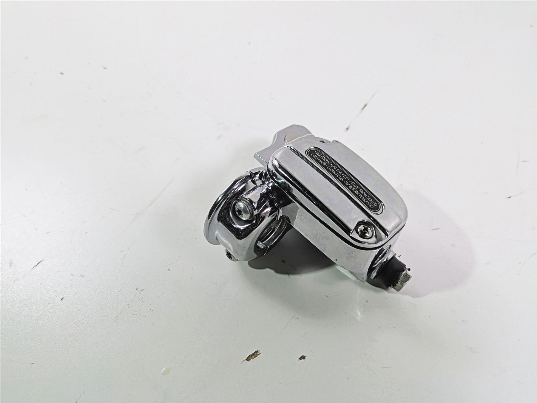 2010 Harley Touring FLHXSE CVO Street Glide Clutch Master Cylinder 36700081D {{ shop.shopifyCountryName }} - Mototech271