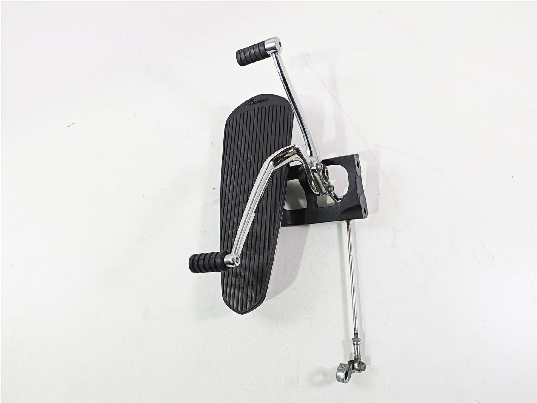 2017 Indian Chieftain Limited Left Floor Board & Shifter Chrome 5138351 5138405 {{ shop.shopifyCountryName }} - Mototech271