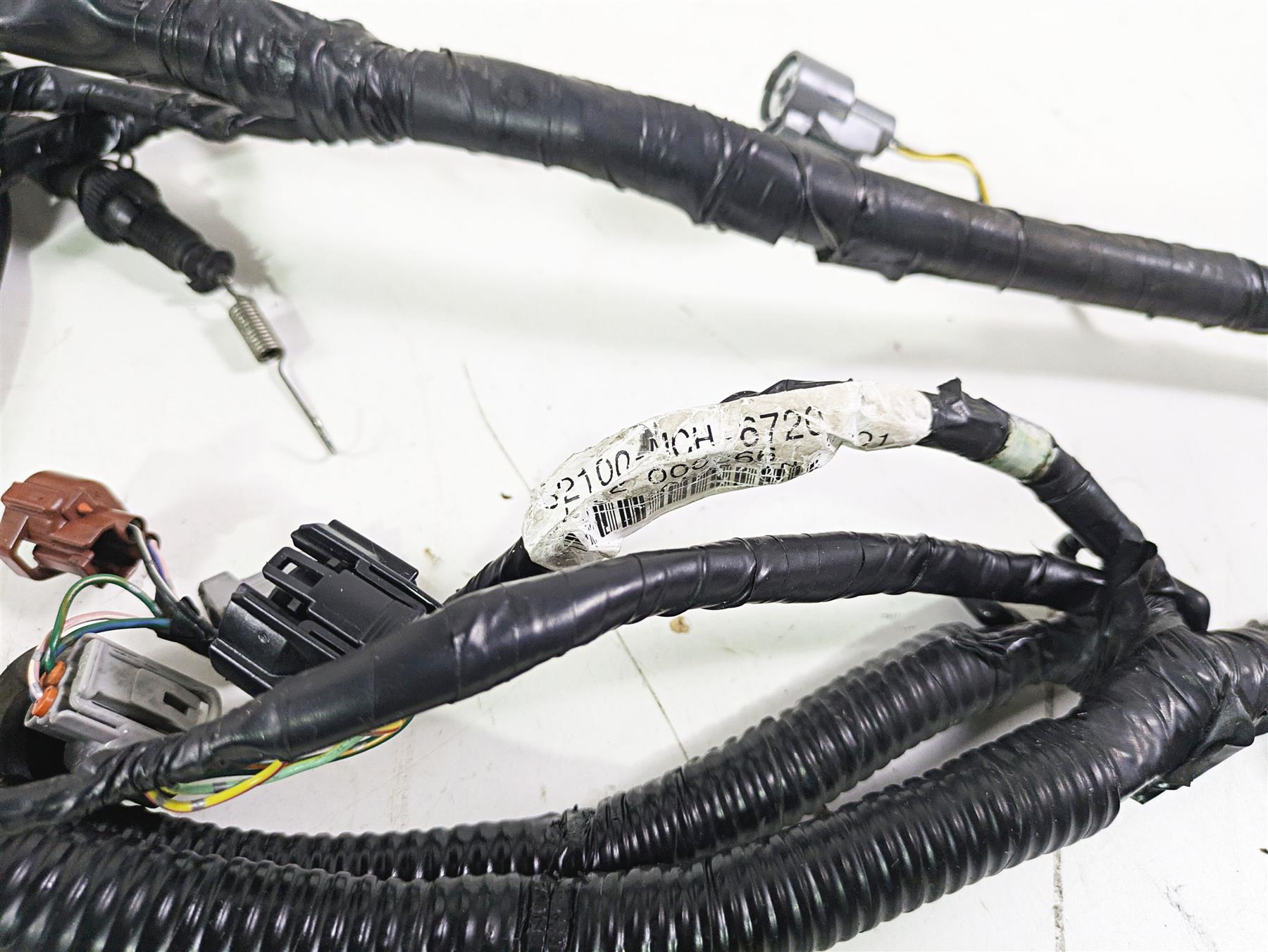 2002 Honda V-Twin VTX1800 C Main Wiring Harness Loom - No Cut 32100-MCH-6720 {{ shop.shopifyCountryName }} - Mototech271
