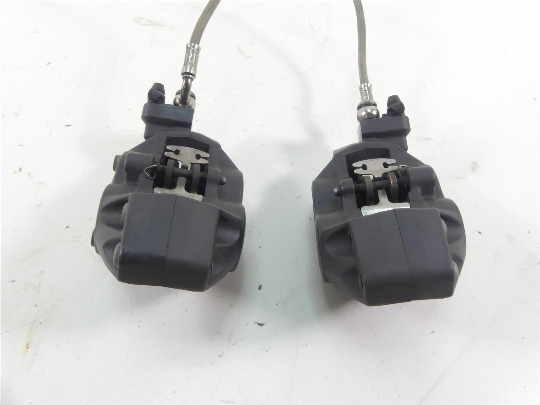 2008 BMW R1200GS K25 Front Brembo Brake Caliper Set 34117711438 34117711439 {{ shop.shopifyCountryName }} - Mototech271