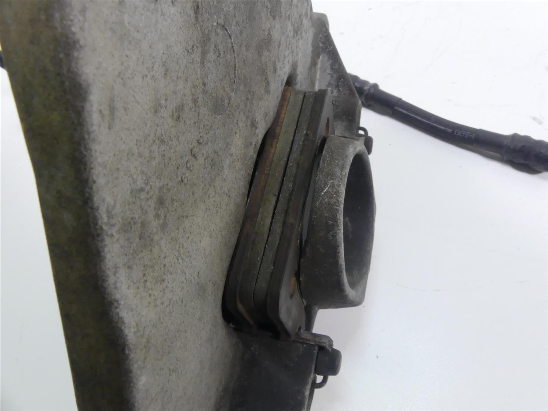 1995 Harley Touring FLHTCU Electra Glide Rear Brake Caliper & Bracket 44050-87 {{ shop.shopifyCountryName }} - Mototech271