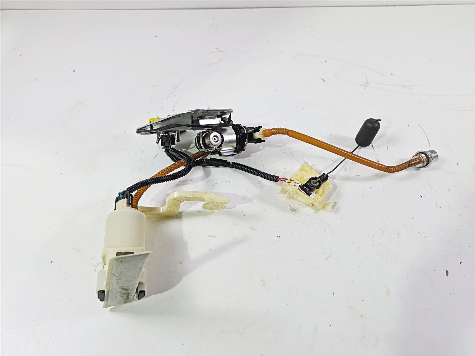 2014 Harley FLS Softail Slim Fuel Gas Petrol Pump - Tested 75252-11A 75284-08A {{ shop.shopifyCountryName }} - Mototech271
