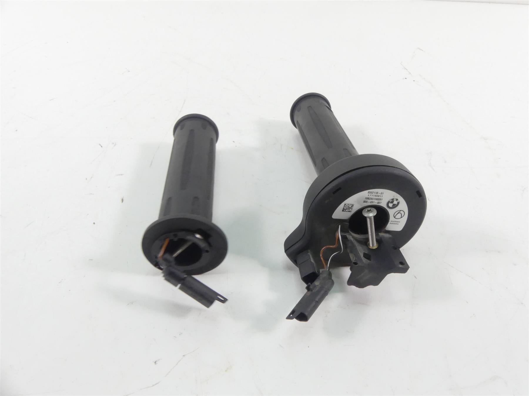 2020 BMW F850 GS K81 Rallye Left Right Heated Hand Grips 61318552118 61318549455 {{ shop.shopifyCountryName }} - Mototech271