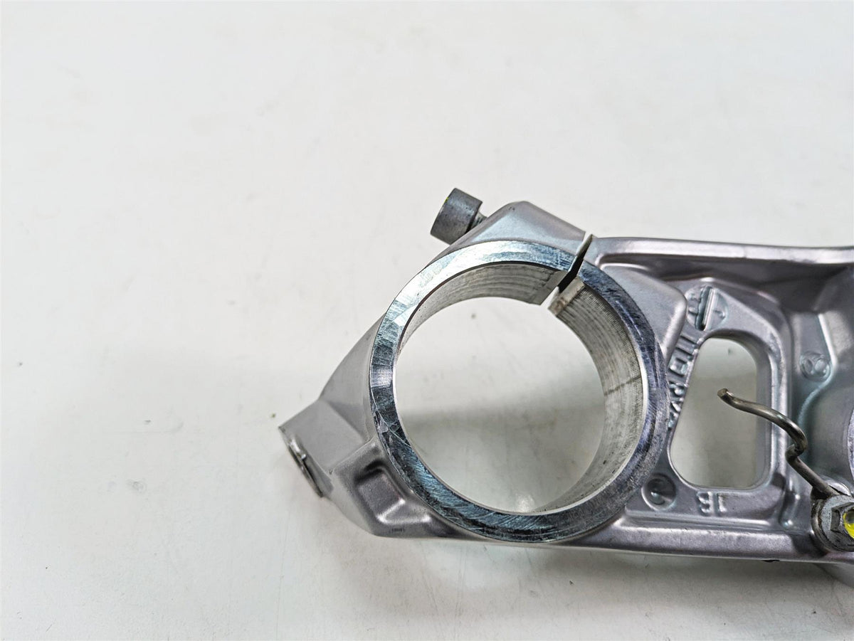 2021 Aprilia RS660 Upper Triple Tree Steering Clamp 51mm - Read 2B005253 {{ shop.shopifyCountryName }} - Mototech271
