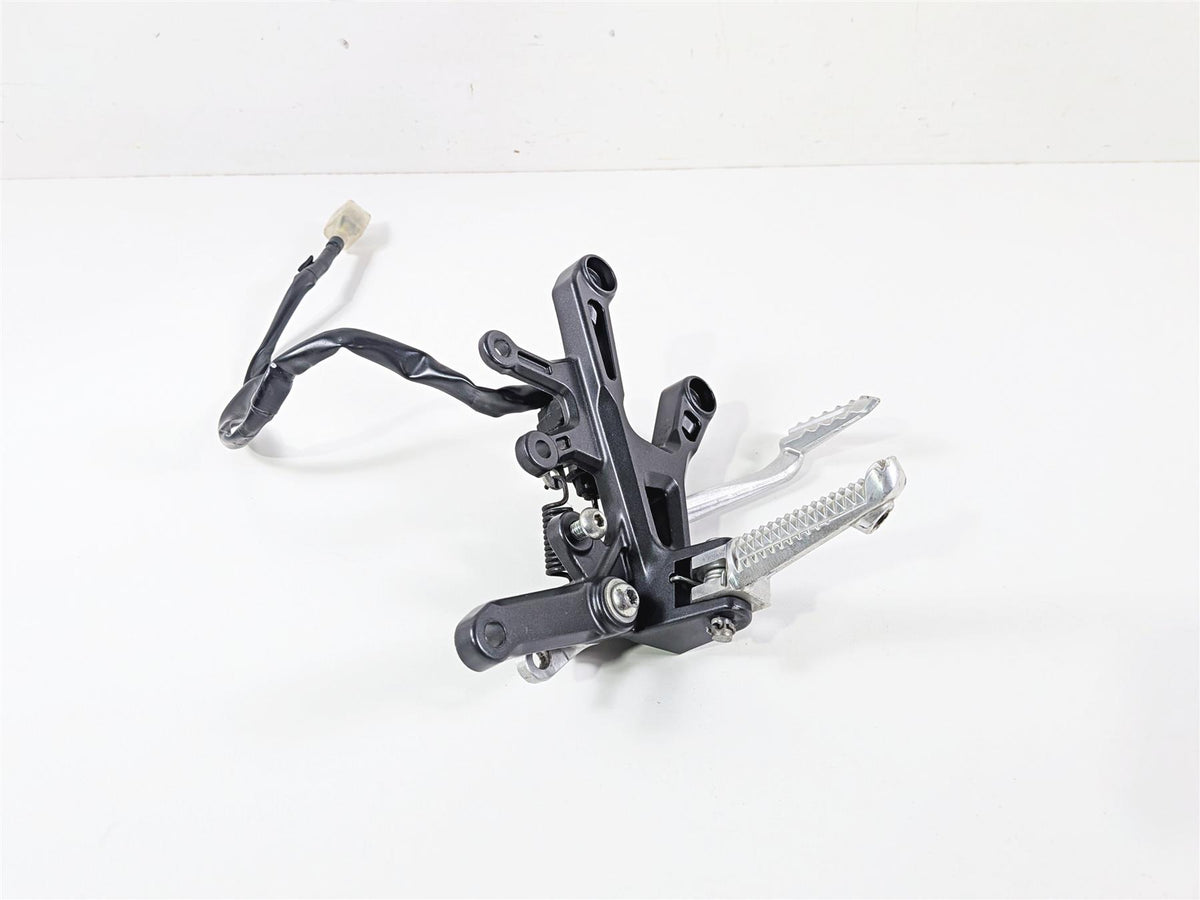 2023 Yamaha MT10 MTN1000 Right Front Footpeg & Brake Pedal B67-27443-10-00 {{ shop.shopifyCountryName }} - Mototech271