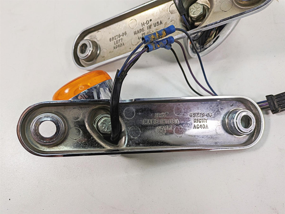 2006 Harley Touring FLHXI Street Glide Front Blinker Turn Signal Set 69278-06 {{ shop.shopifyCountryName }} - Mototech271
