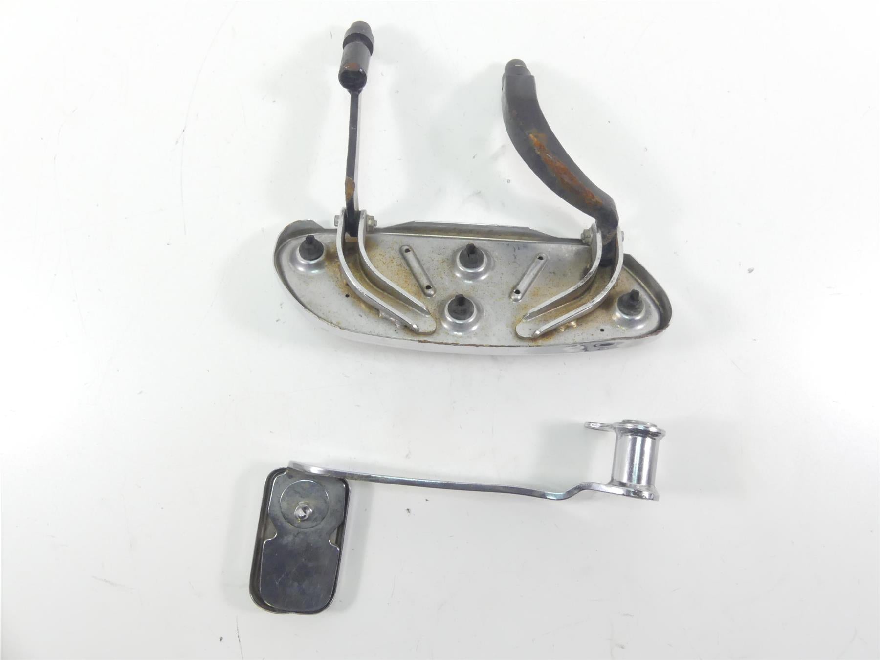 2005 Harley Touring FLHRSI Road King Right Floorboard + Brake Ped -Read 50518-83 {{ shop.shopifyCountryName }} - Mototech271