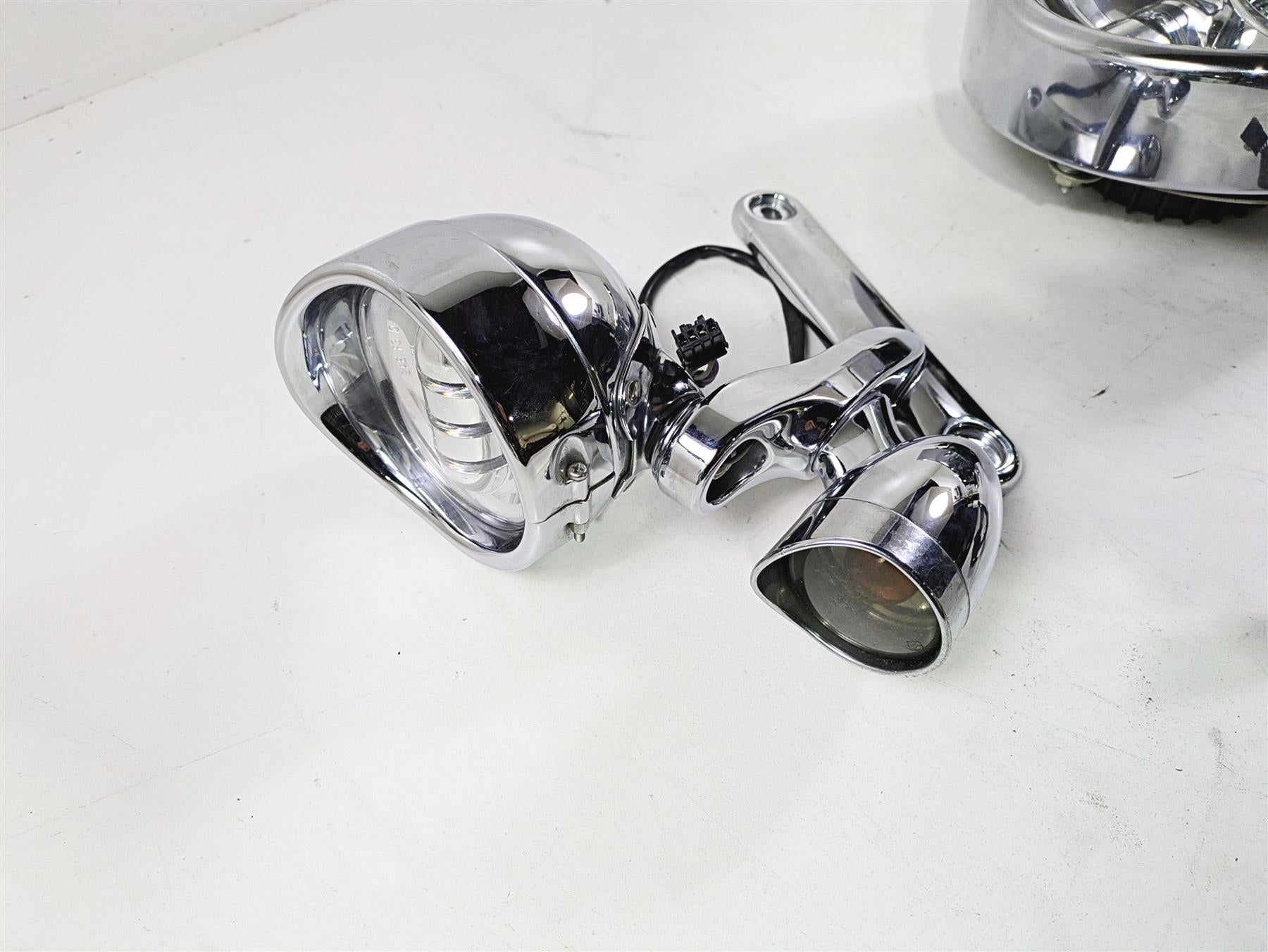 2011 Harley Touring FLHTCUSE CVO E-Glide Front Spot Head Light Blinkers 69560-06 {{ shop.shopifyCountryName }} - Mototech271