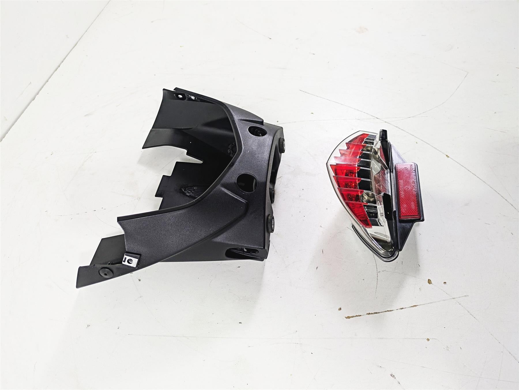 2016 BMW F800R K73 LED Taillight & Tail Light & Fairing 63217714556 {{ shop.shopifyCountryName }} - Mototech271
