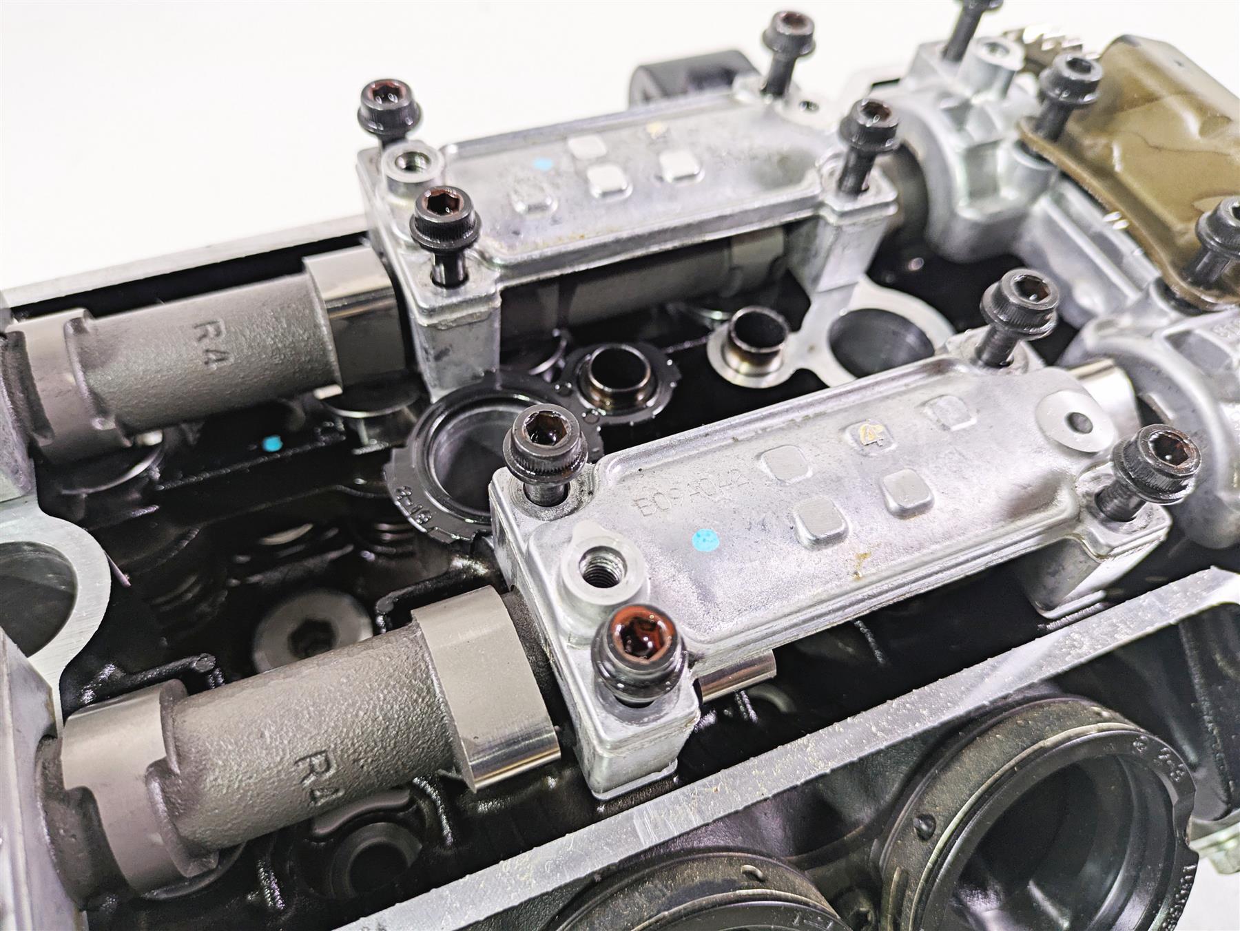 2021 Kawasaki Z900 ZR900 Cylinder Head Valve Cover Set 11008-0998 {{ shop.shopifyCountryName }} - Mototech271