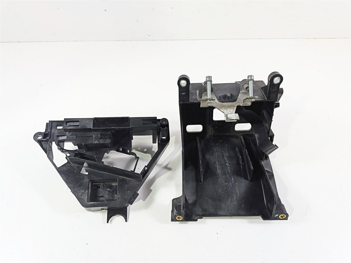 2020 Harley Touring FLTRK Road Glide Battery Electrical Tray -Read 69200175 {{ shop.shopifyCountryName }} - Mototech271
