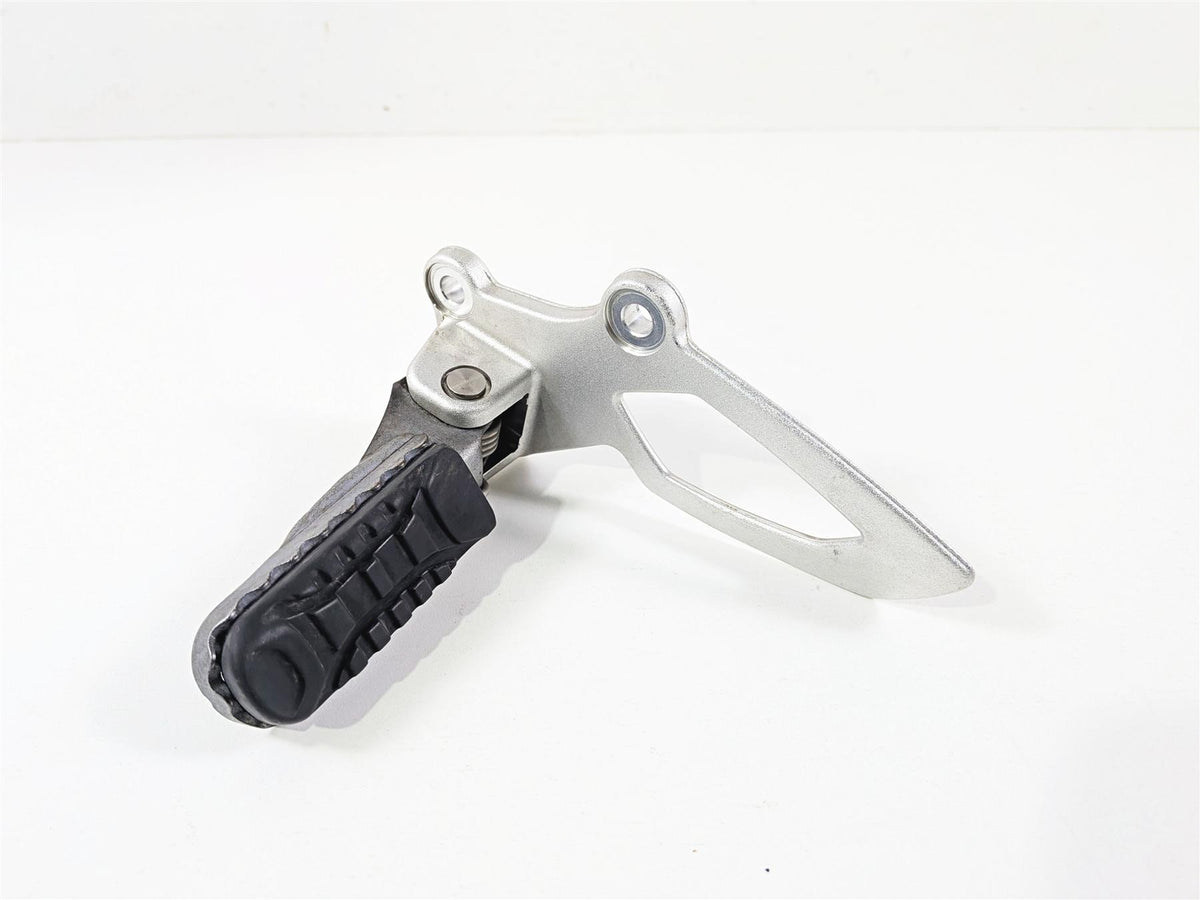 2023 BMW R nineT Scrambler K23 Left Footpeg Foot Peg Rest 46718558717 {{ shop.shopifyCountryName }} - Mototech271