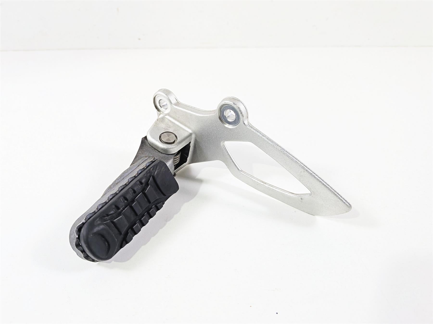 2023 BMW R nineT Scrambler K23 Left Footpeg Foot Peg Rest 46718558717 {{ shop.shopifyCountryName }} - Mototech271
