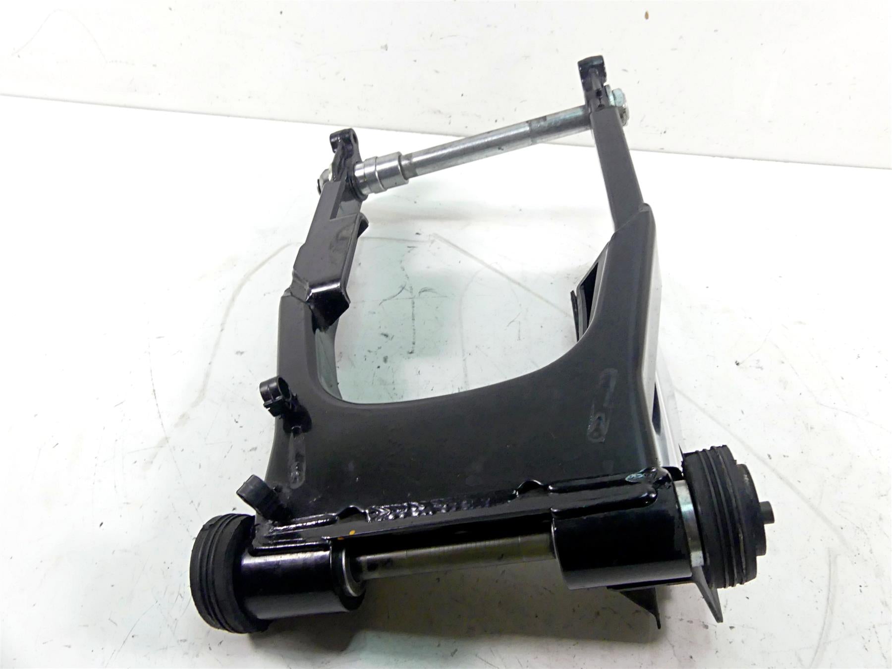 2002 Harley Touring FLHTC Electra Glide Swingarm Swing Arm 1" Axle 47549-02A {{ shop.shopifyCountryName }} - Mototech271