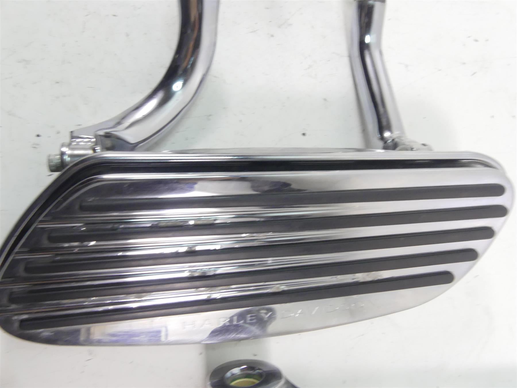 2005 Harley Touring CVO FLHTCSE Electra Glide Chrome Floorboard Set 50688-04 {{ shop.shopifyCountryName }} - Mototech271