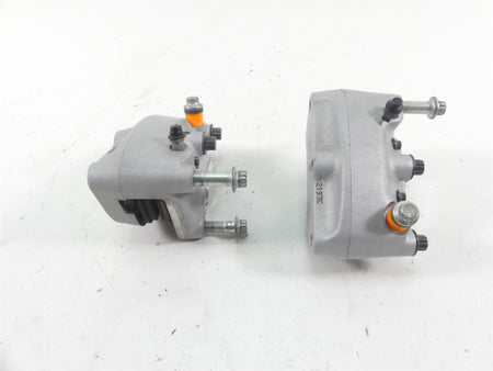 2004 Harley Softail FXSTD SE CVO Deuce Front Brake Caliper Set 44381-99 44382-99 {{ shop.shopifyCountryName }} - Mototech271